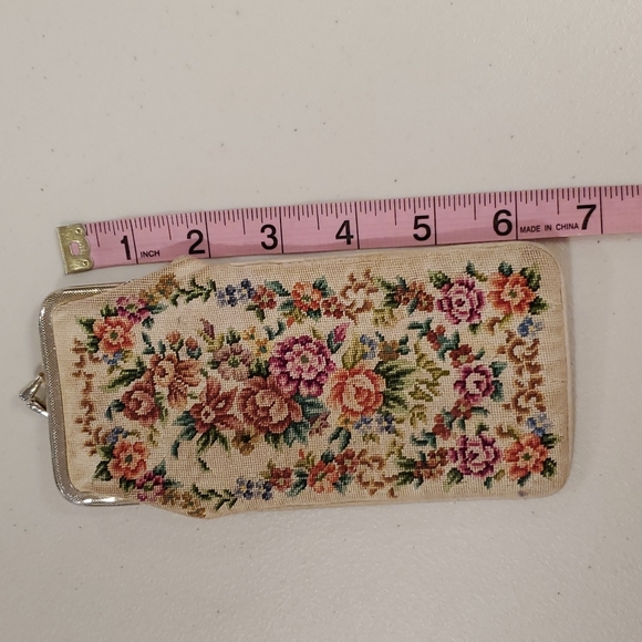Vintage tapestry needlepoint cigarette eyeglass holder - Picture 3 of 8
